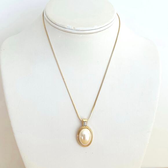 Vtg 80s Avon Faux Pearl Baguette Rhinestone Pendant Necklace Signed Oval - Picture 1 of 7